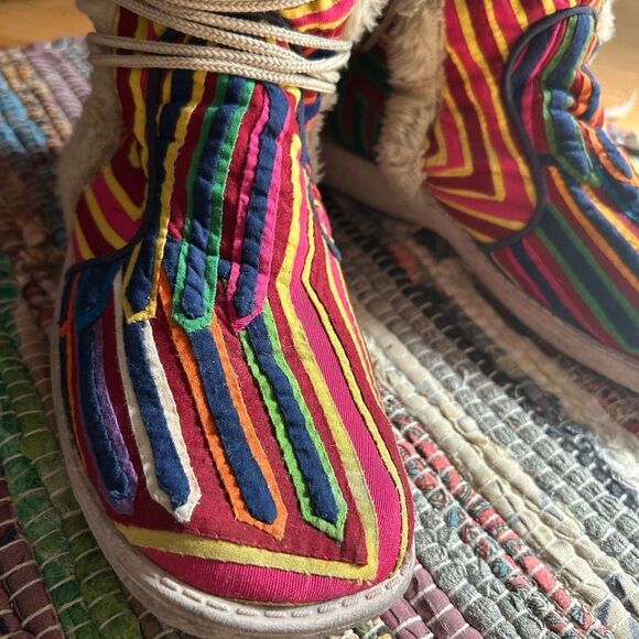 Artemola Handmade Women's Mola Lace Up Boots Size 38 / 8.5 - Picture 5 of 16